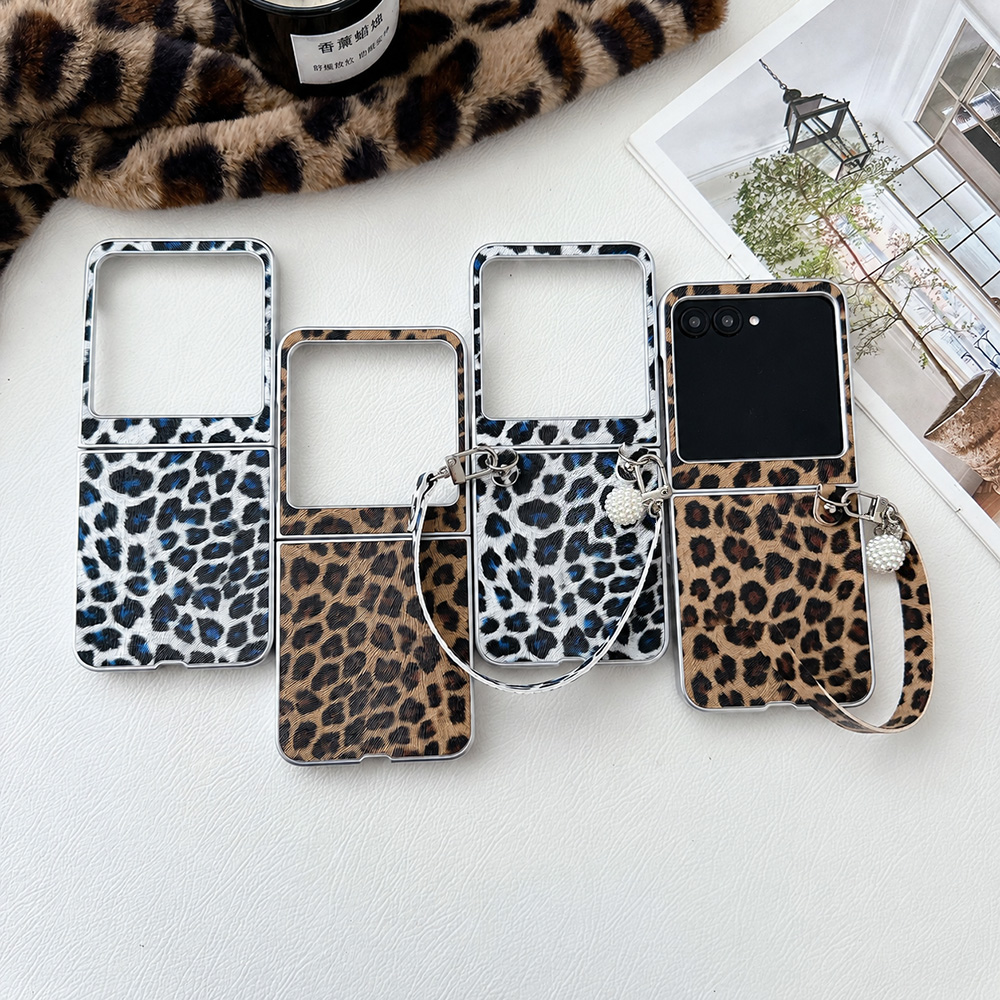 Phone Accessories And Gadget - Leopard Print Folding Flip Phone Case