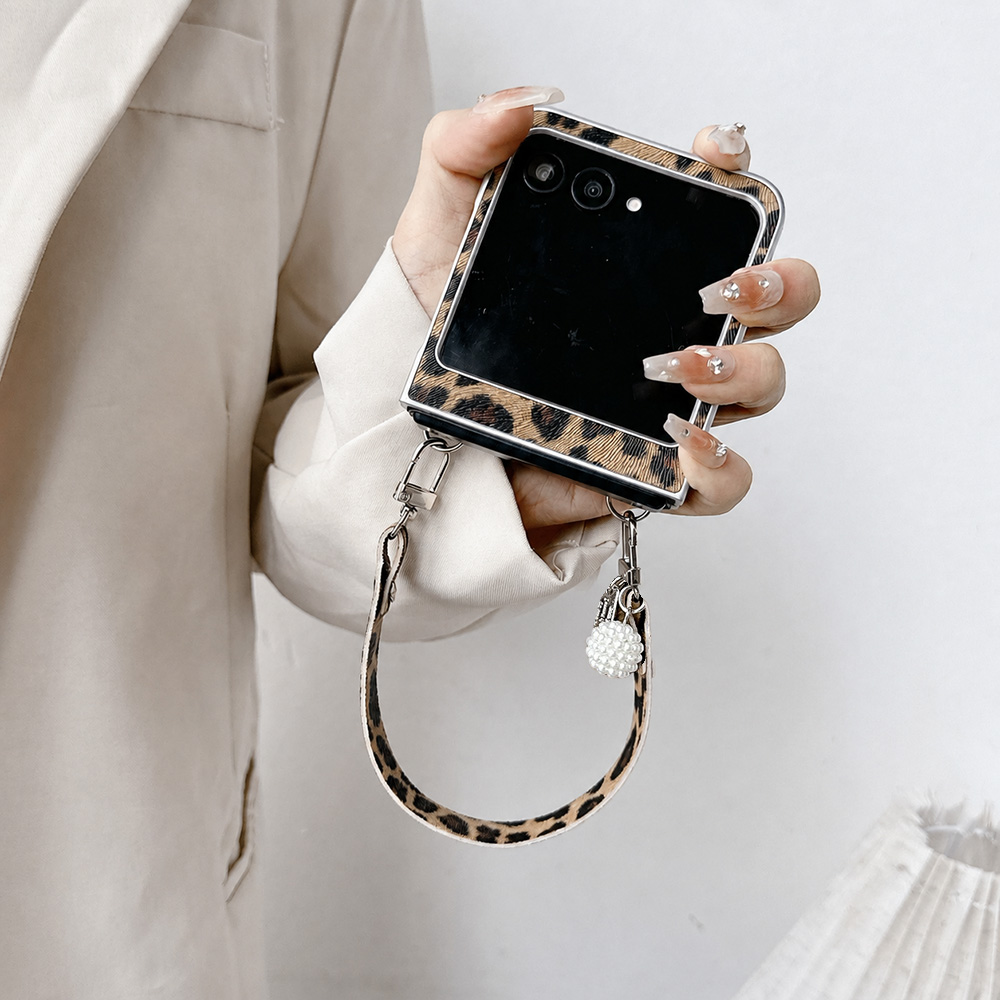 Leopard Print Folding Flip Pho - огляд і ціна Phone Accessories And Gadget